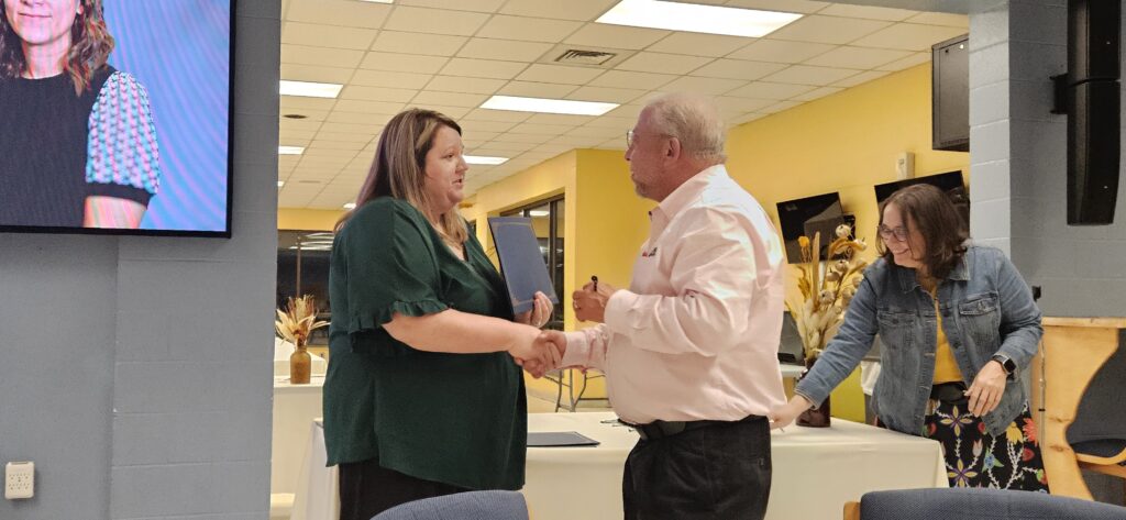 RCC pins 47 faculty members during ACUE ceremony