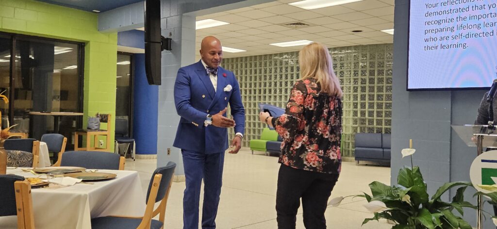 RCC pins 47 faculty members during ACUE ceremony
