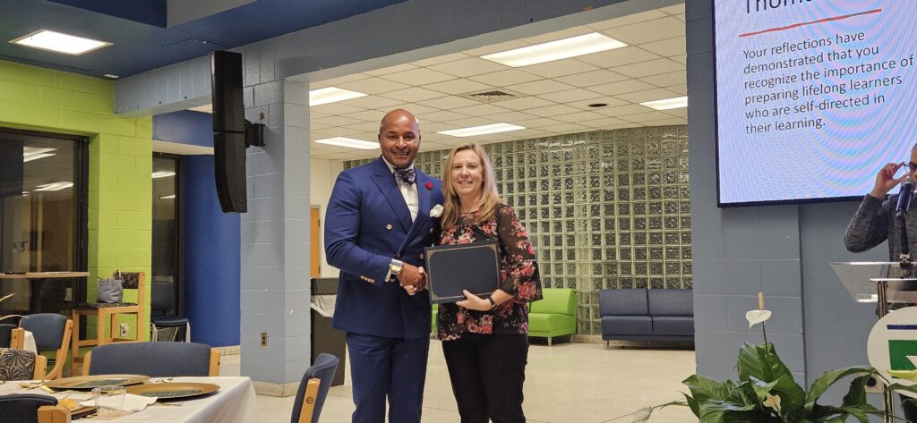 RCC pins 47 faculty members during ACUE ceremony