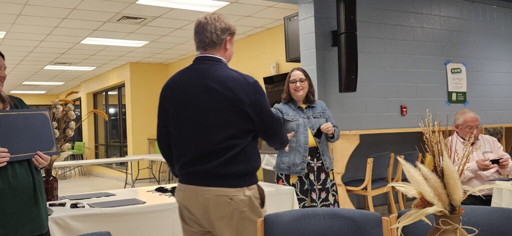 RCC pins 47 faculty members during ACUE ceremony
