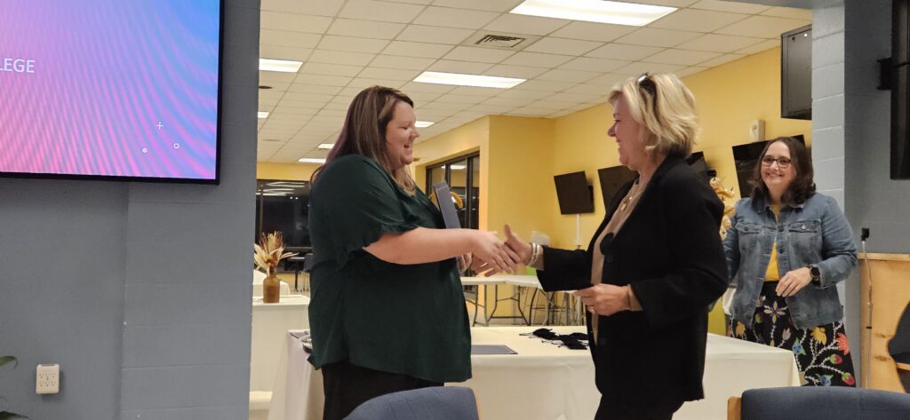 RCC pins 47 faculty members during ACUE ceremony
