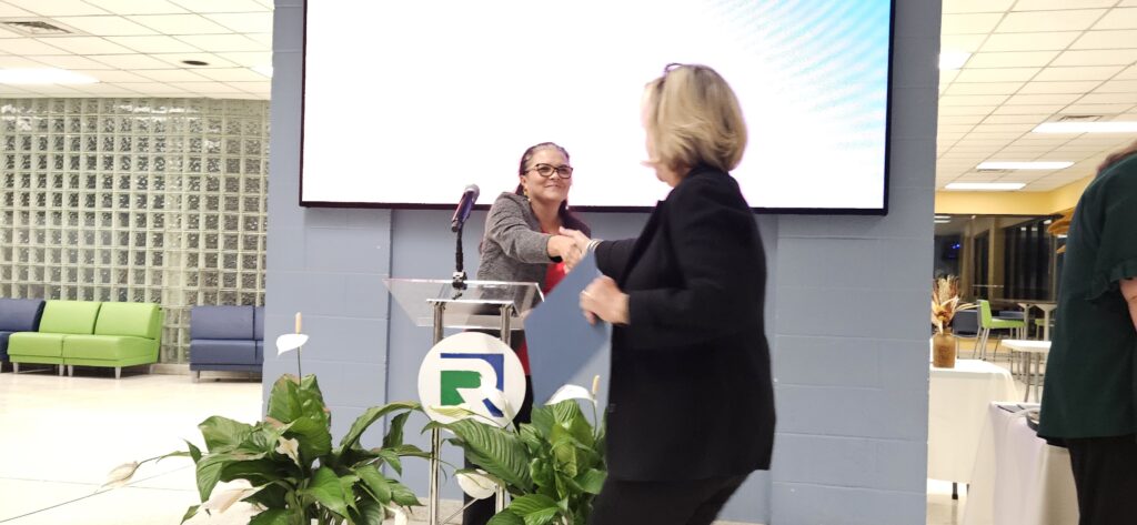 RCC pins 47 faculty members during ACUE ceremony