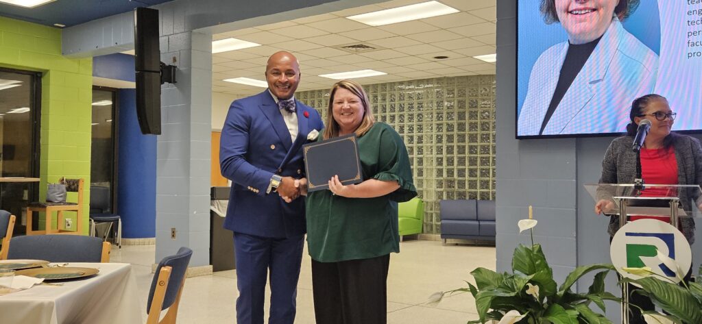 RCC pins 47 faculty members during ACUE ceremony