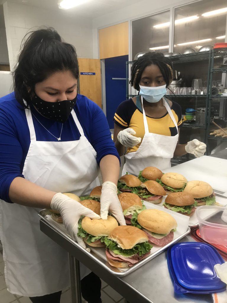 Red Springs High School gets lesson in culinary arts