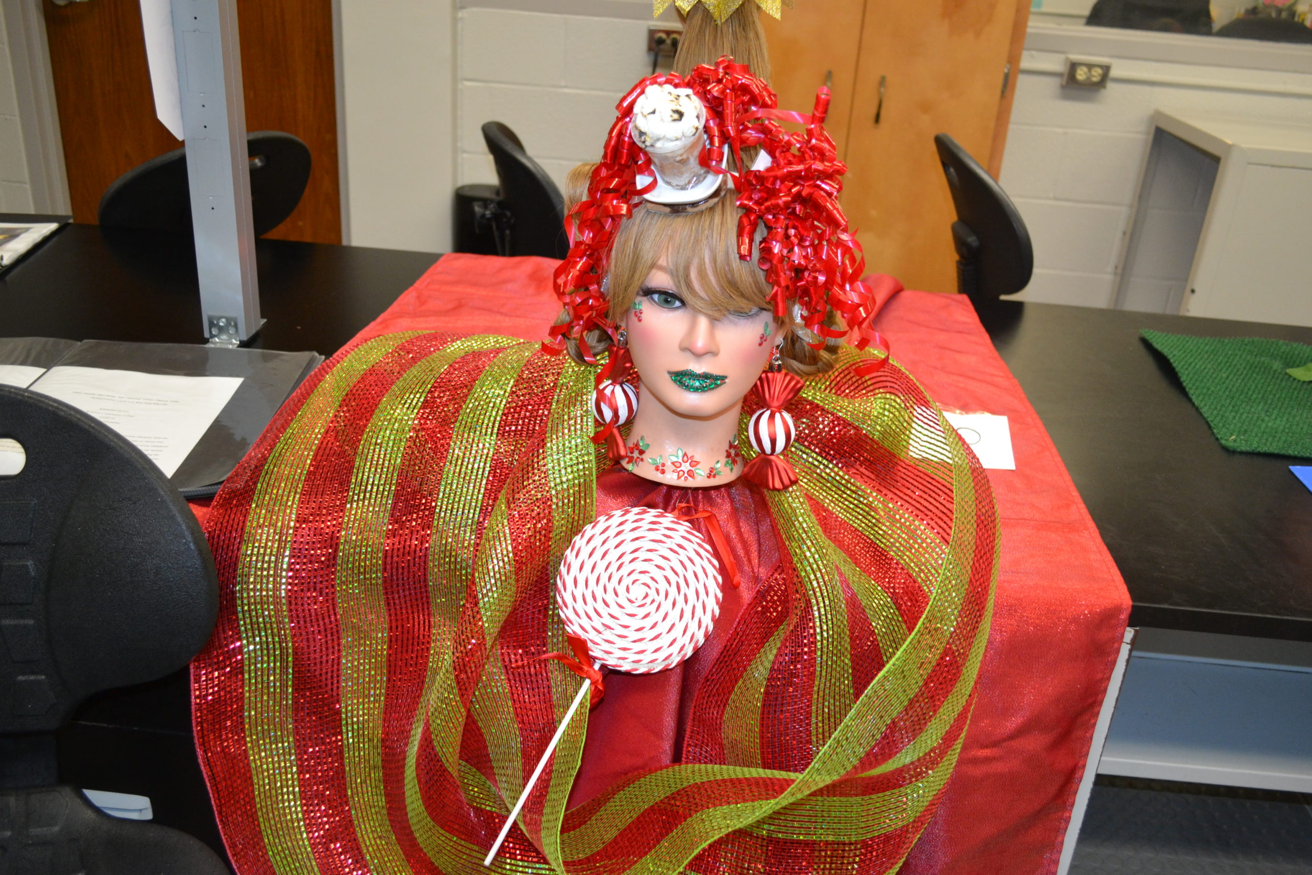 Cosmetology fantasy displays