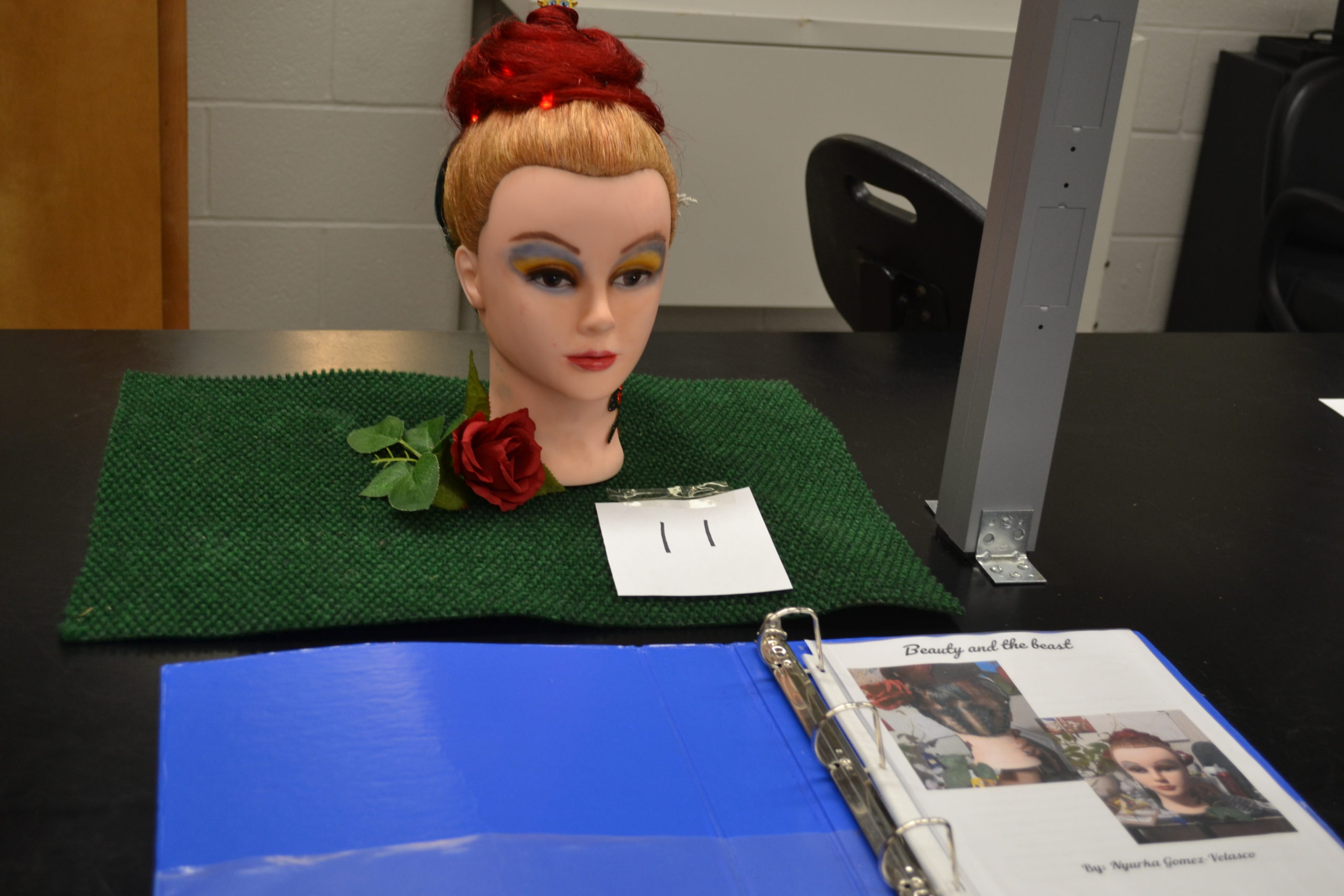 Cosmetology fantasy displays