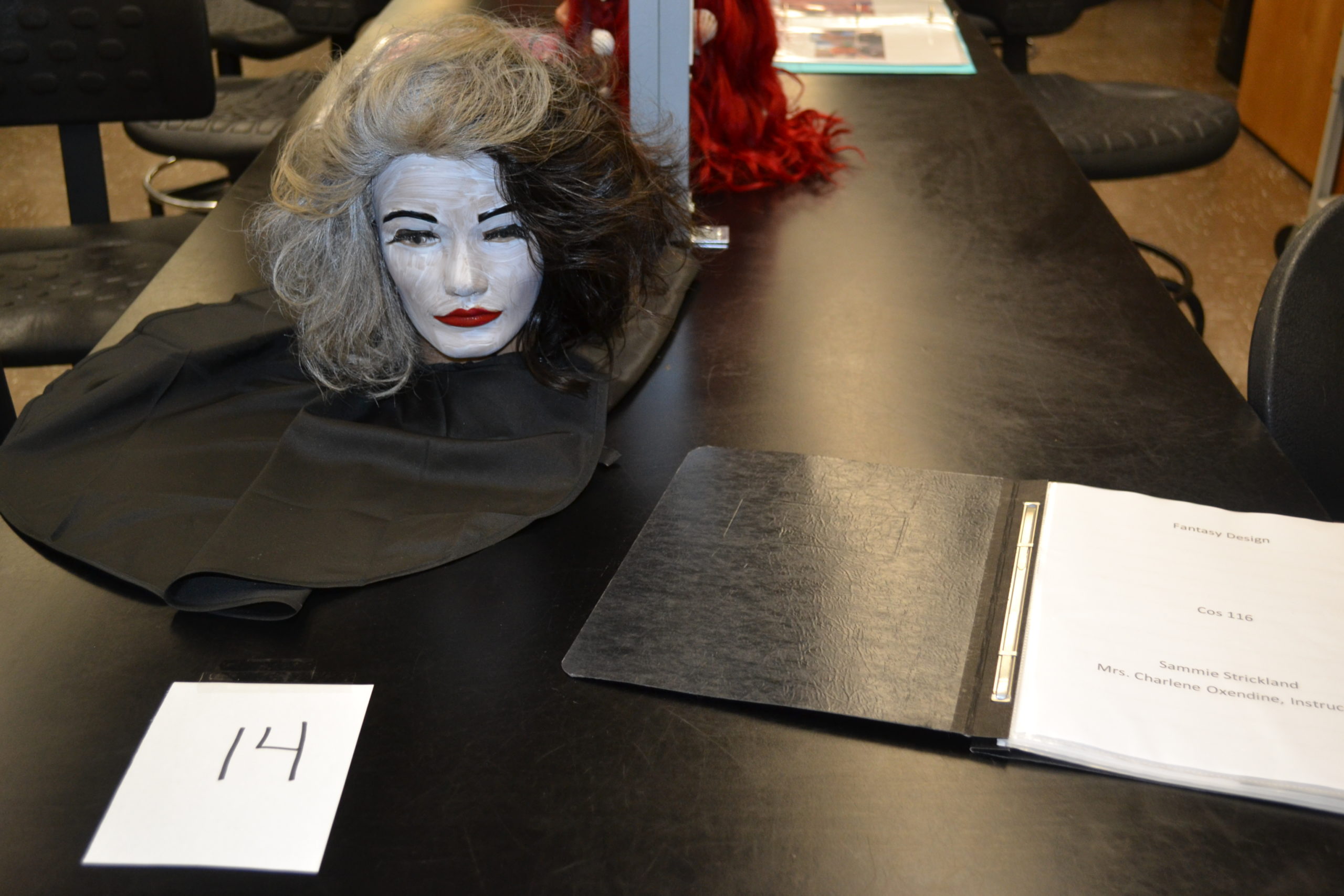 Cosmetology fantasy displays
